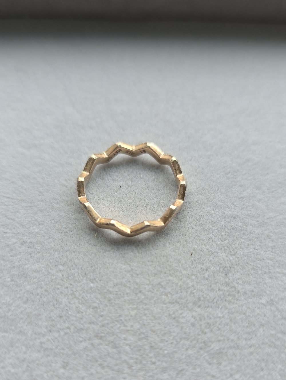 Pandora Rose Gold Zigzag Stackable Women’s Ring - Unbranded